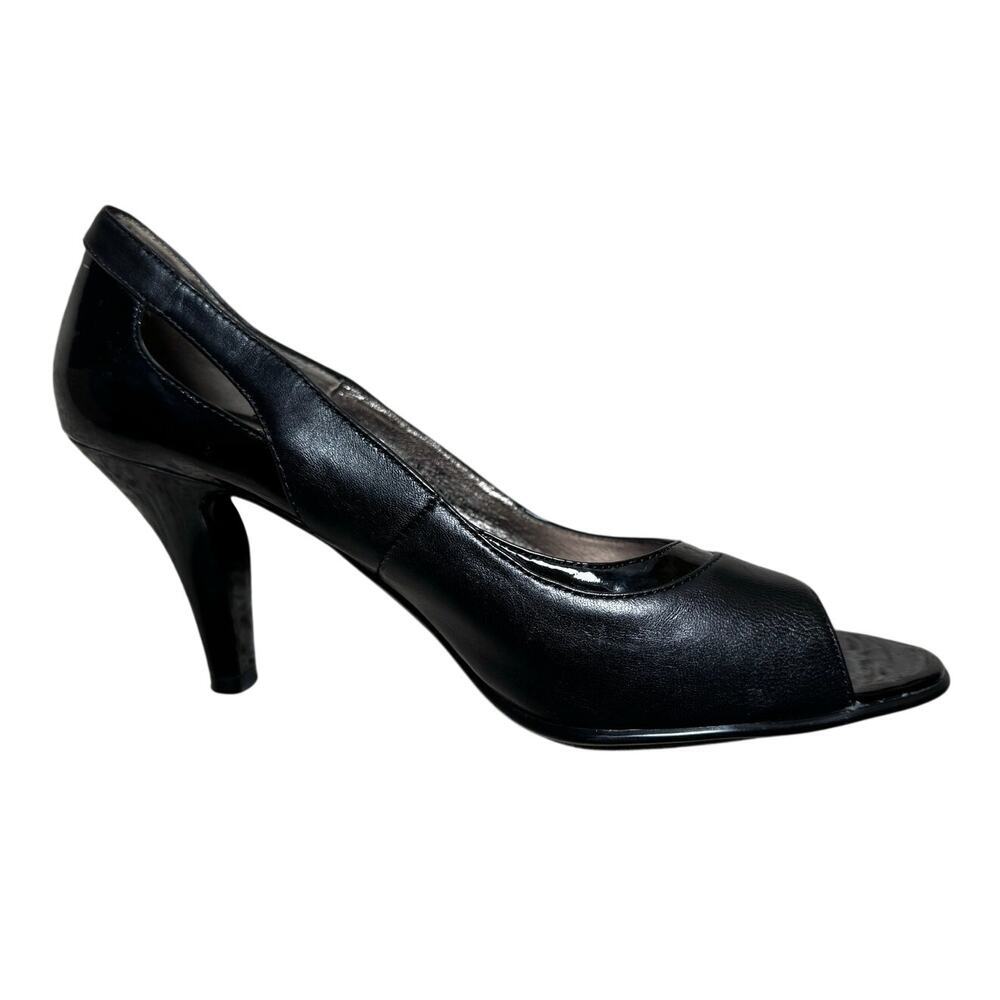 SOFFT Women's open peep toe dress shoes/heels; size 9.5; Black patten Leather;